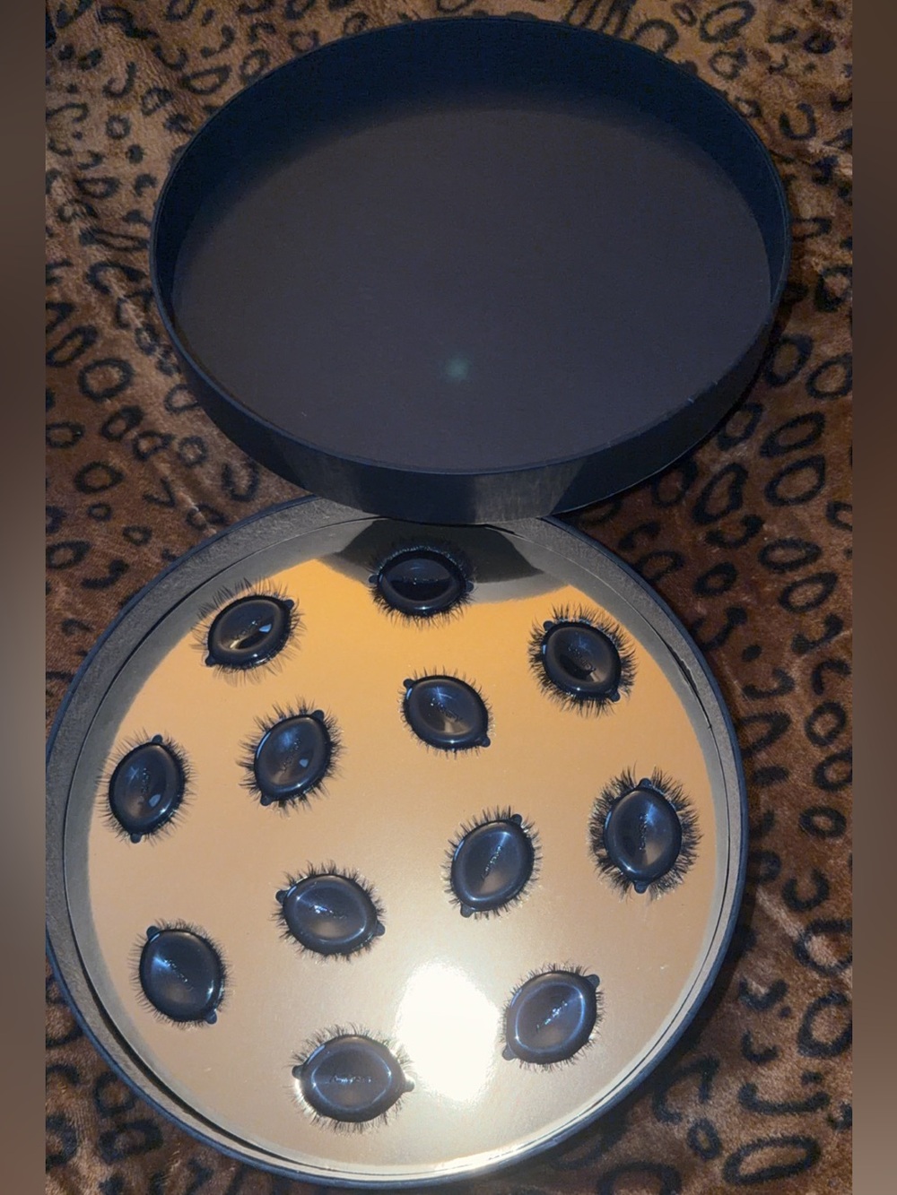 Lashify Limited Edition Holiday Flavor Box - Picture 4 of 5